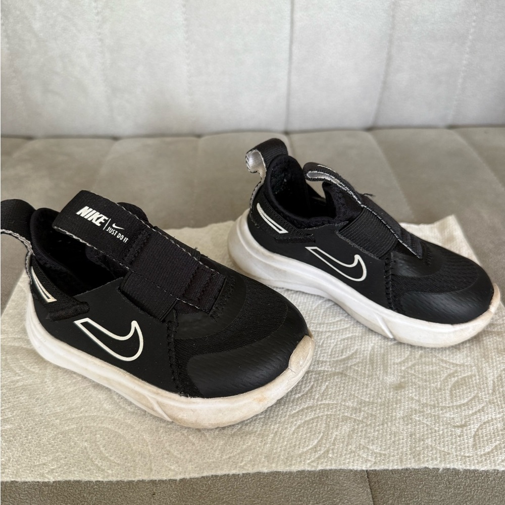 Nike Kids Black Sneakers 5C